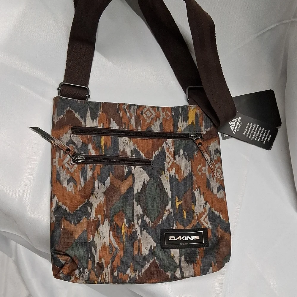 NWT Dakine Jo Jo Cross Body Bag, Shoulder Purse Hand Bag, Painted Canyon Print